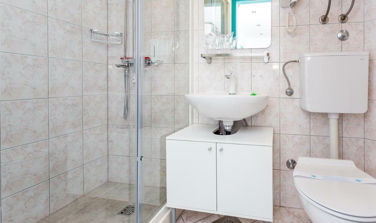Mima'S Rooms Omiš Екстериор снимка